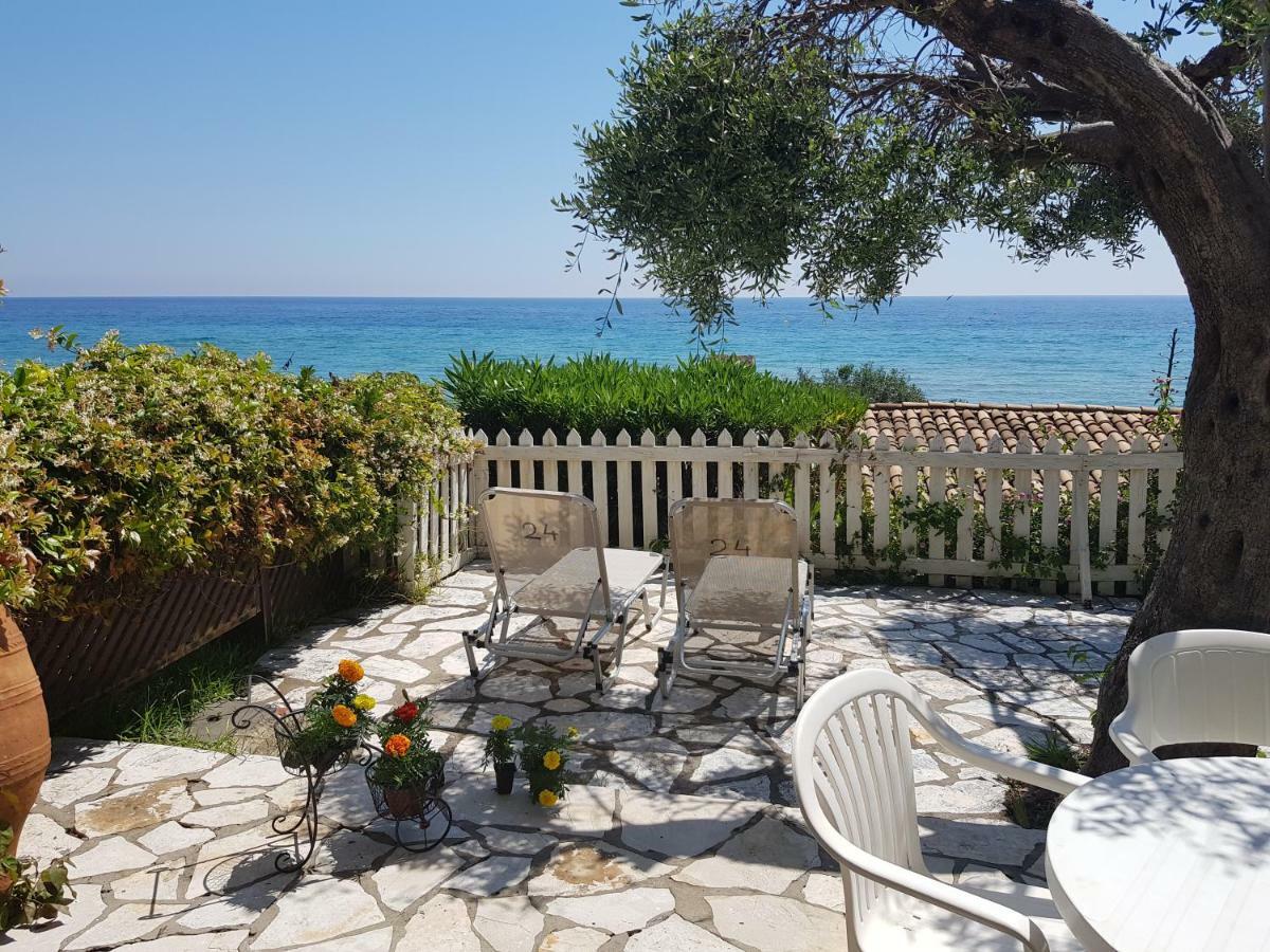 Corfu Glyfada Menigos Beach Apartments Dış mekan fotoğraf